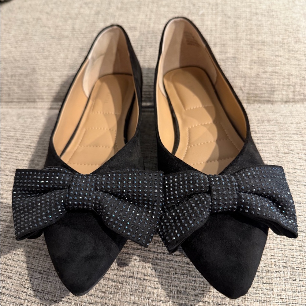 Kelly & Katie Black Pointed Toe Bow Flats Rhinestone Women’s 9M worn once! EUC